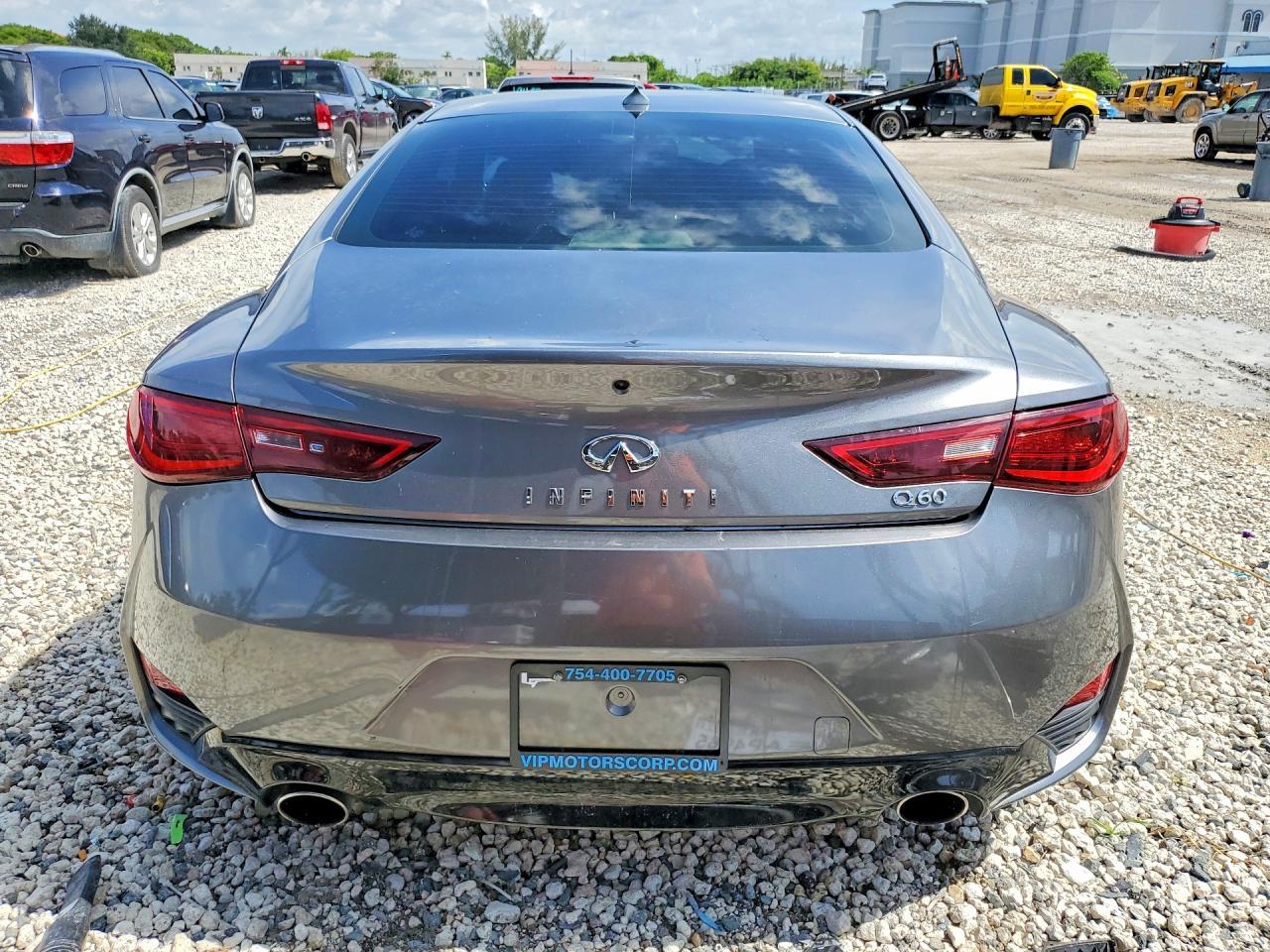 2018 Infiniti Q60 3.0T Luxe - zdjęcie 6