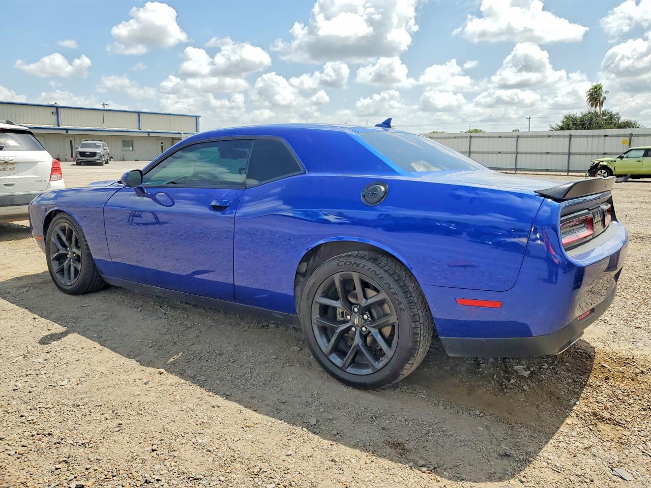 2022 Dodge Challenger Sxt - zdjęcie 2
