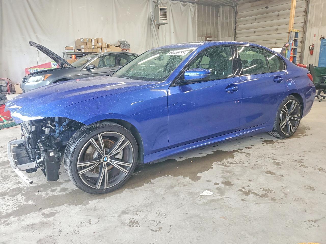 2020 BMW Seria 3 330i - zdjęcie główne
