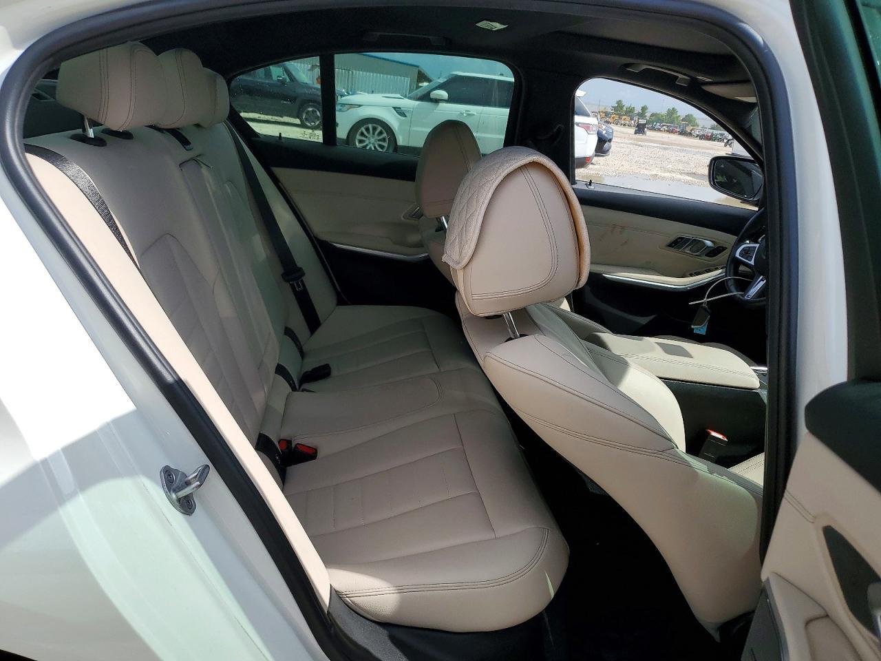 2021 BMW 330I - zdjęcie 10