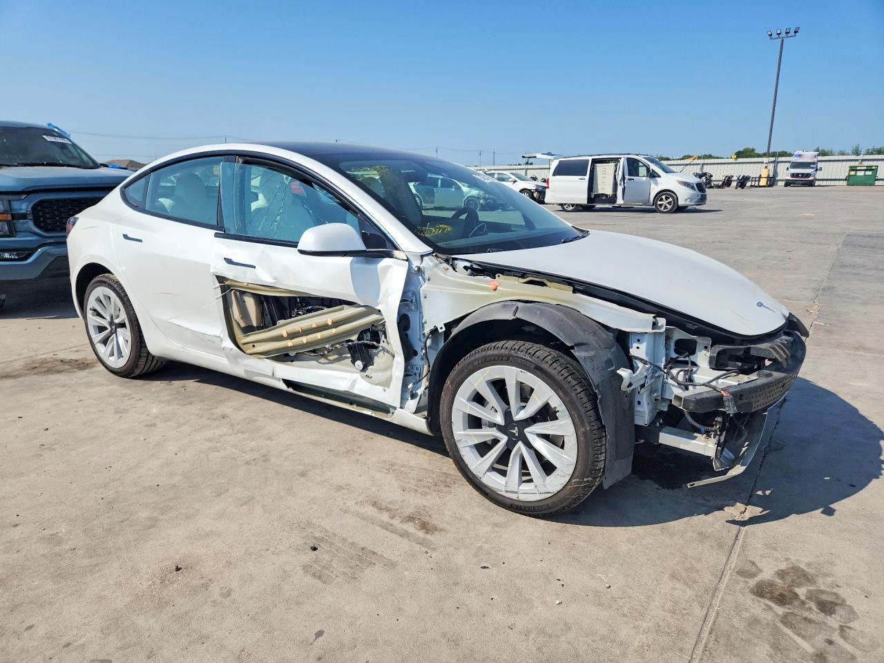 2021 Tesla Model 3 - zdjęcie 4