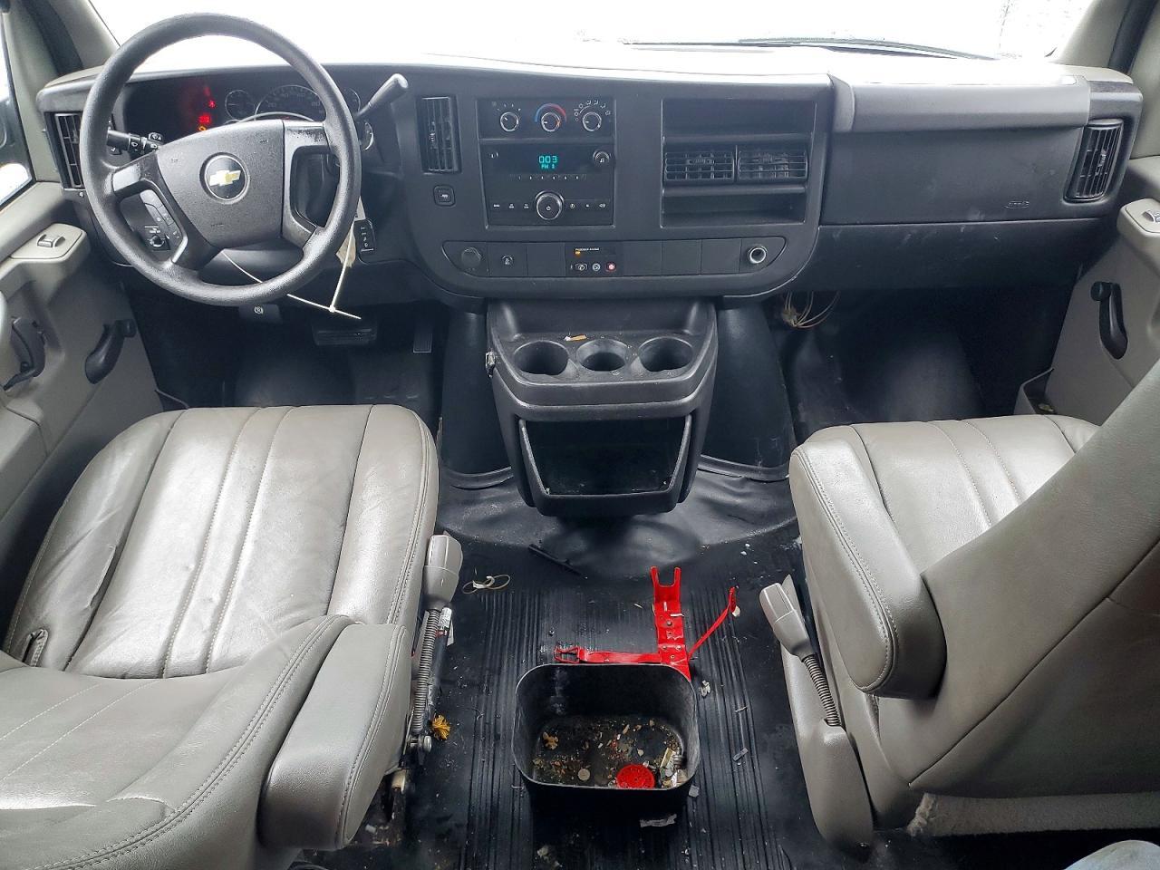 2013 Chevrolet Express G1500 Ls - zdjęcie 8