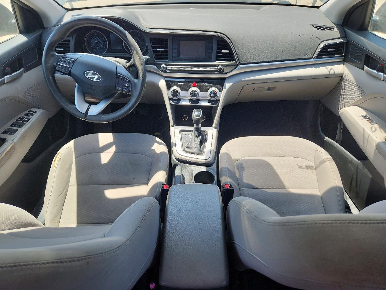 2019 Hyundai Elantra Se - zdjęcie 8