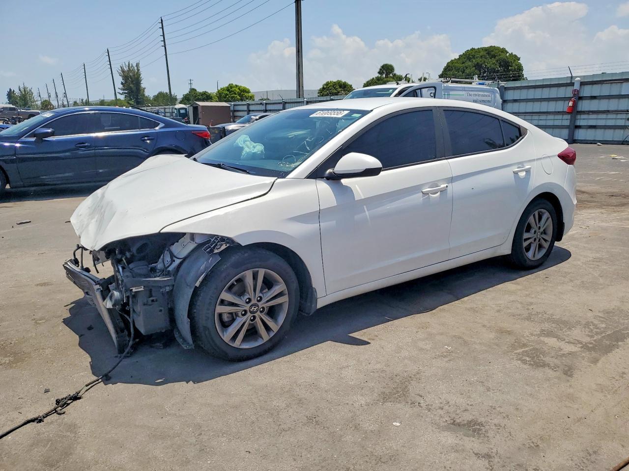 Hyundai Elantra - zdjęcie 1