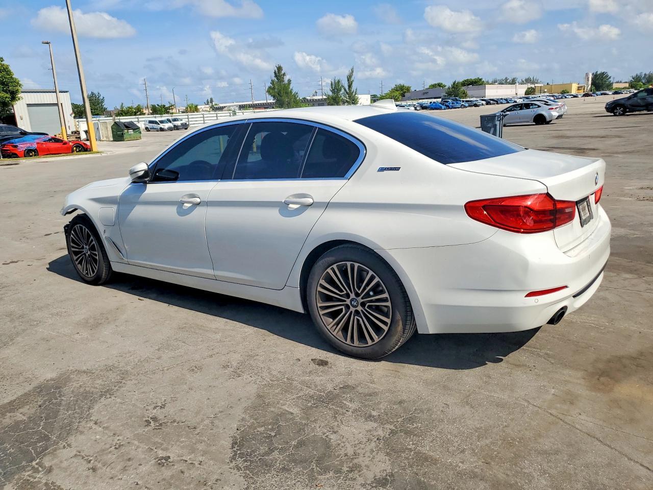 2019 BMW 530E - zdjęcie 2