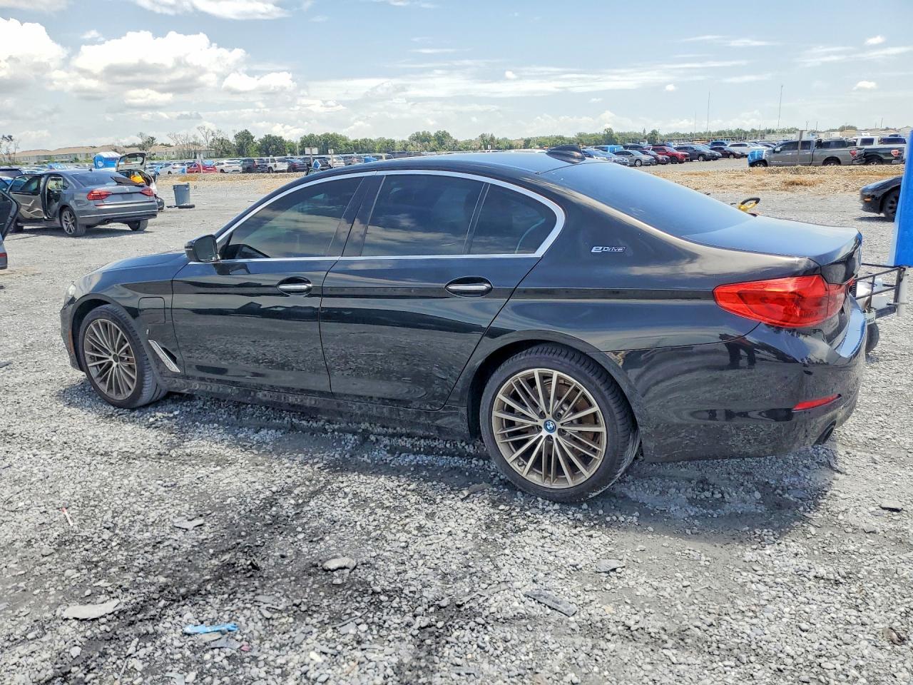 2018 BMW 530E - zdjęcie 2