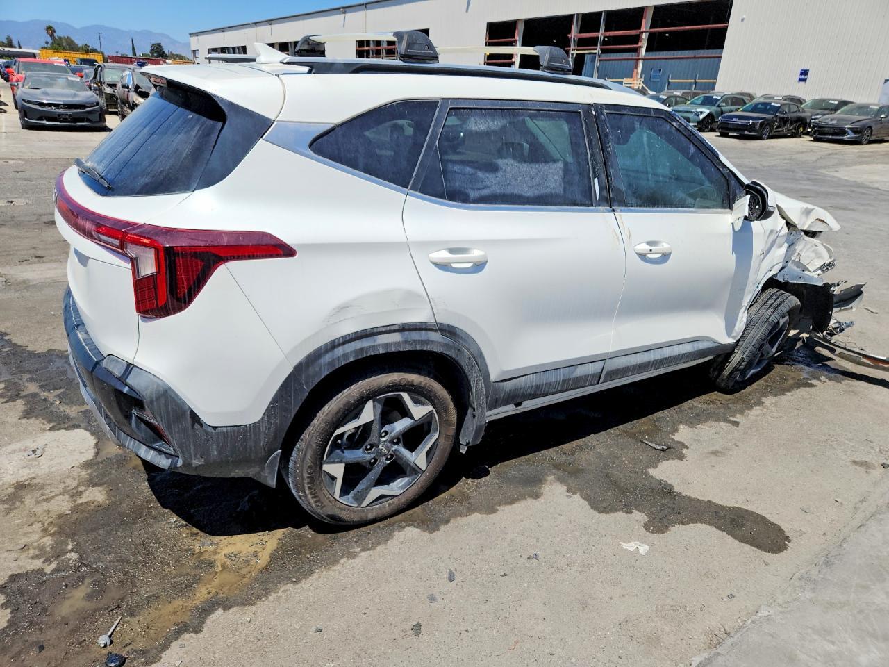 2025 Kia Seltos Ex - zdjęcie 3
