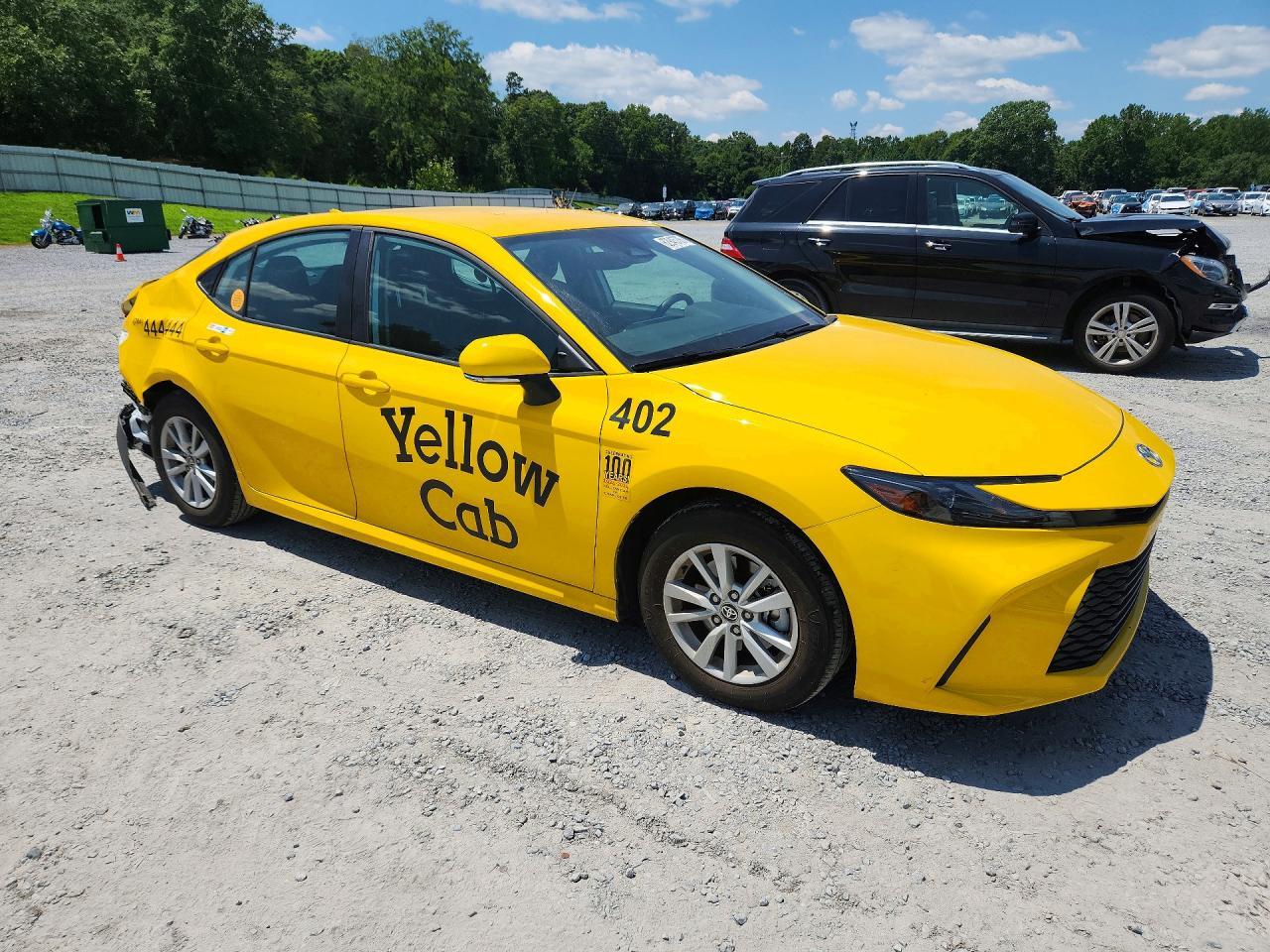 2026 Toyota Camry Le - zdjęcie 4