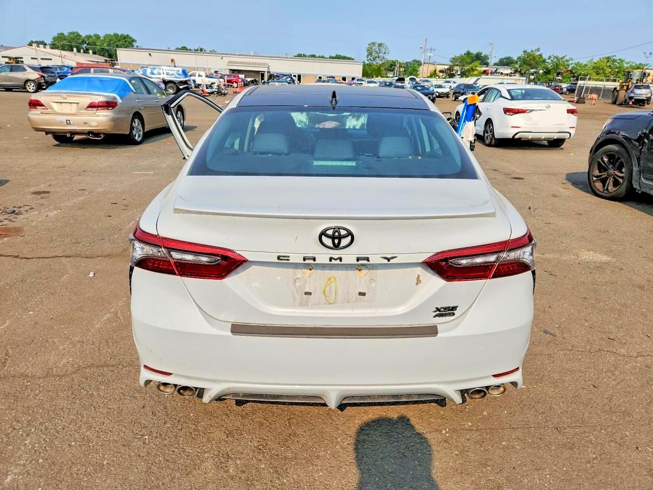 2022 Toyota Camry Xse - zdjęcie 6