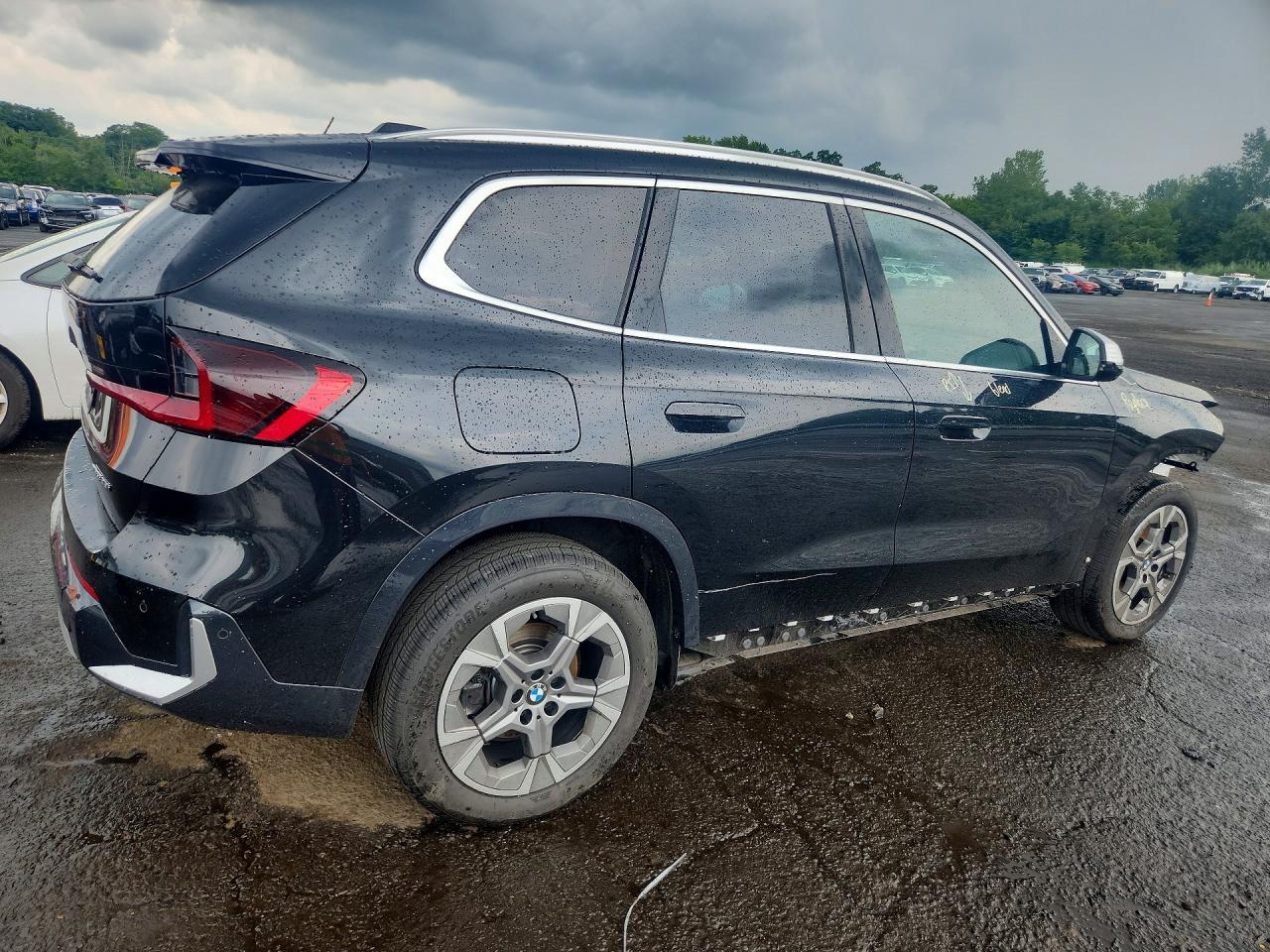 2023 BMW X1 xDrive28I - zdjęcie 3