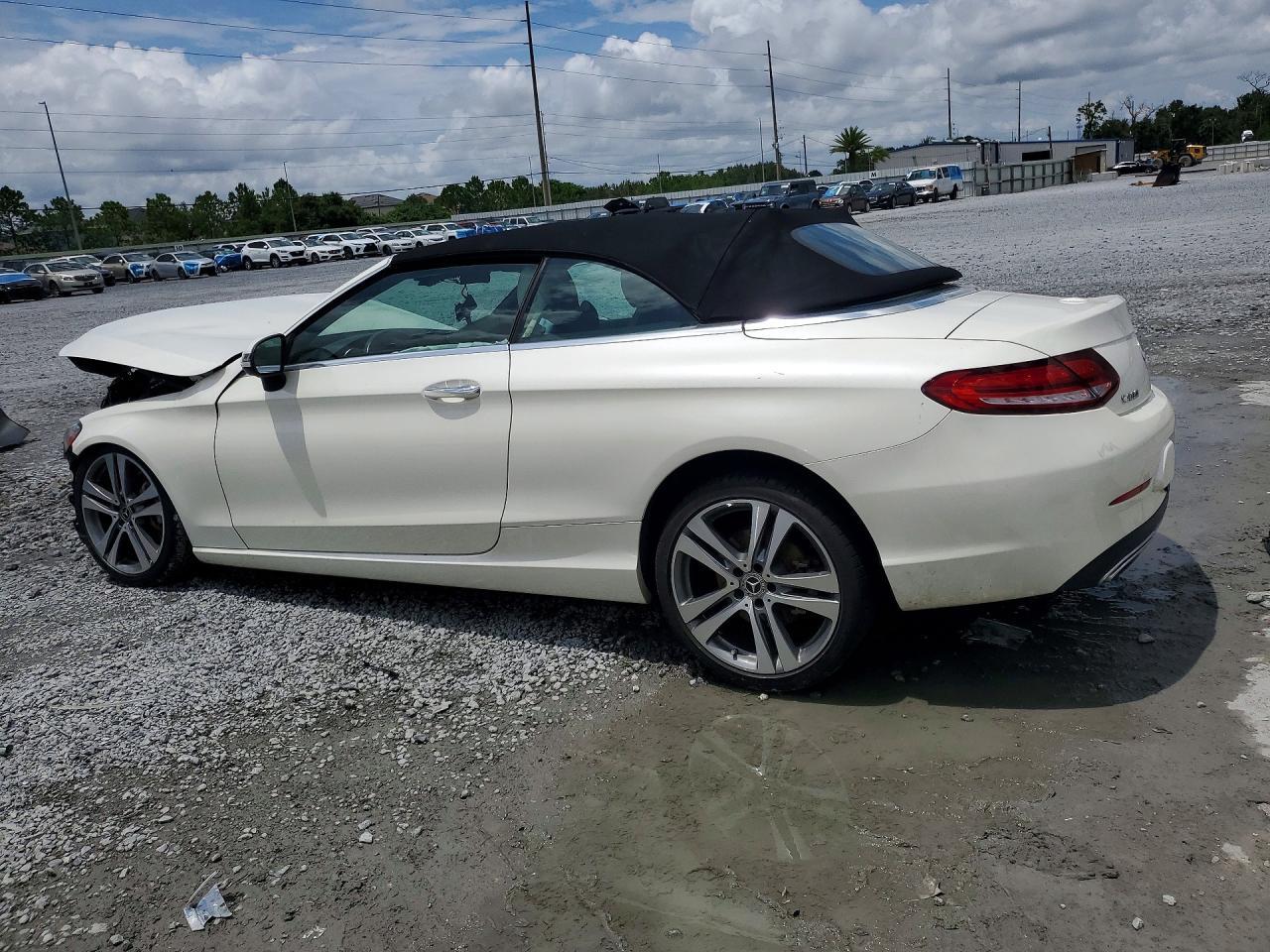 2021 Mercedes-Benz C 300 - zdjęcie 2