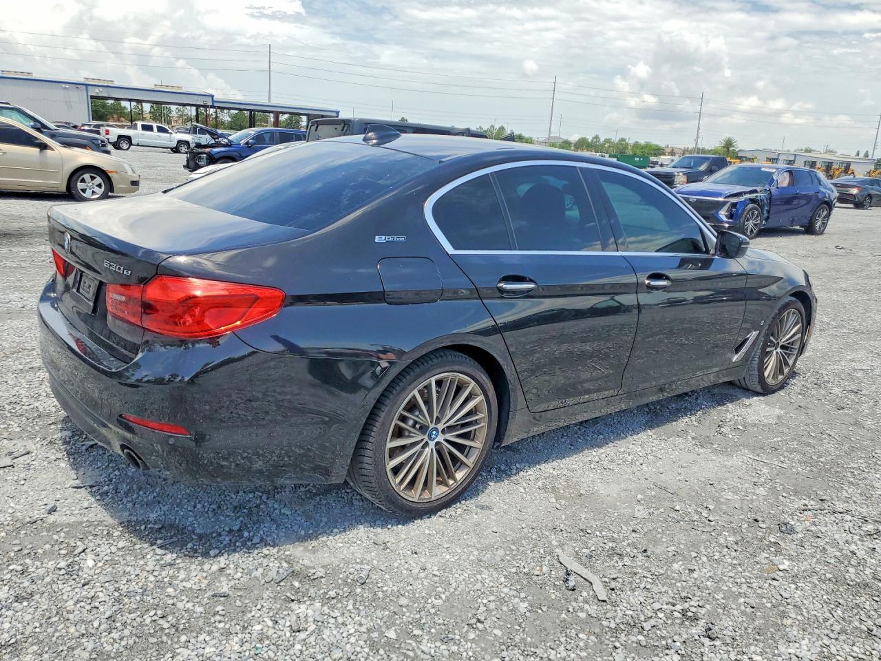 2018 BMW 530E - zdjęcie 3