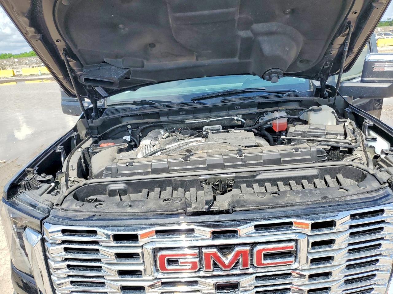 2025 GMC Sierra K2500 Denali - zdjęcie 11