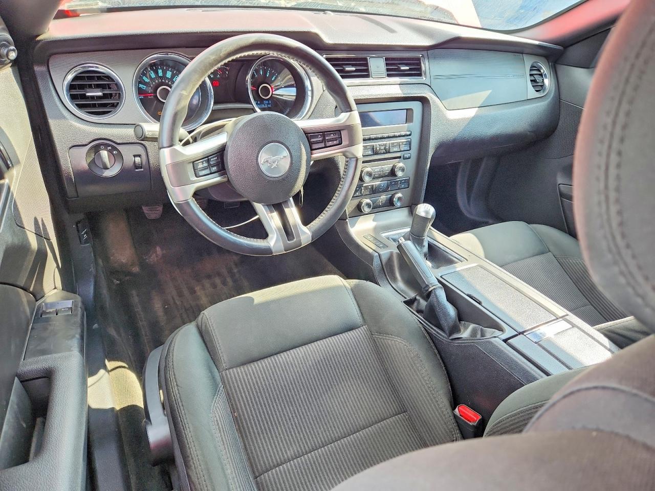 2014 Ford Mustang - zdjęcie 8
