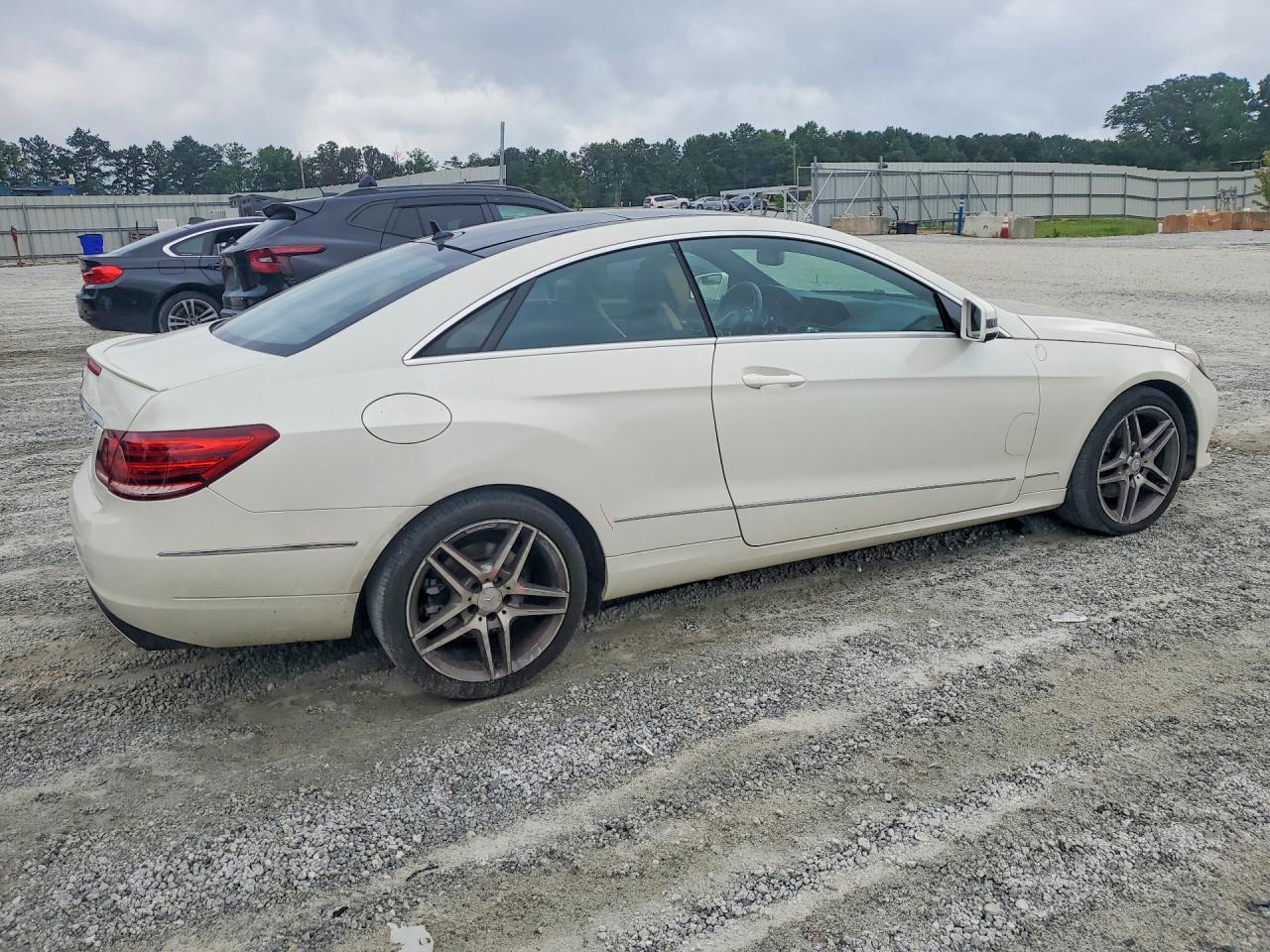 2014 Mercedes-Benz E 350 - zdjęcie 3