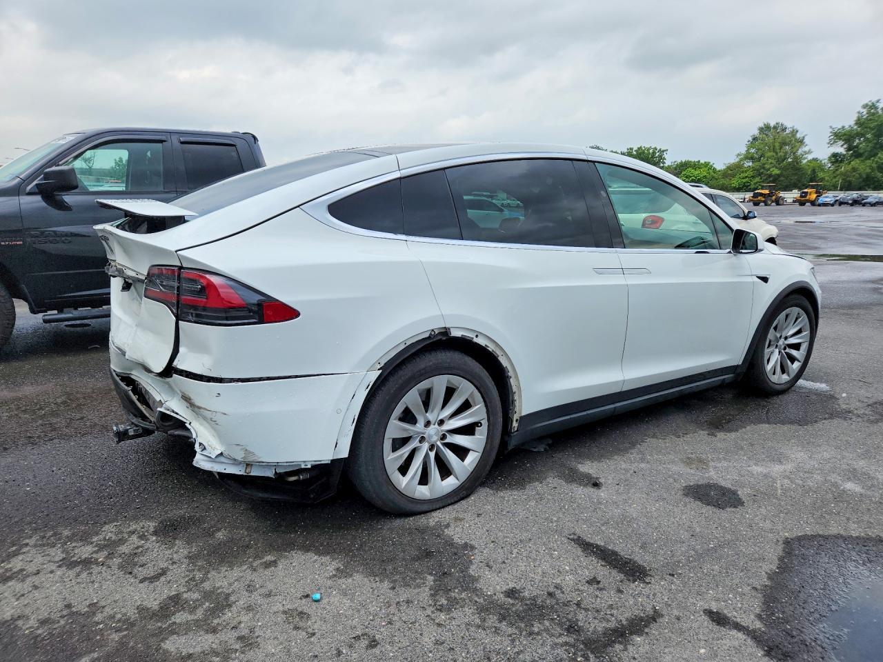 2019 Tesla Model X - zdjęcie 3