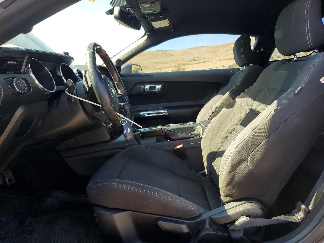 2015 Ford Mustang - zdjęcie 7