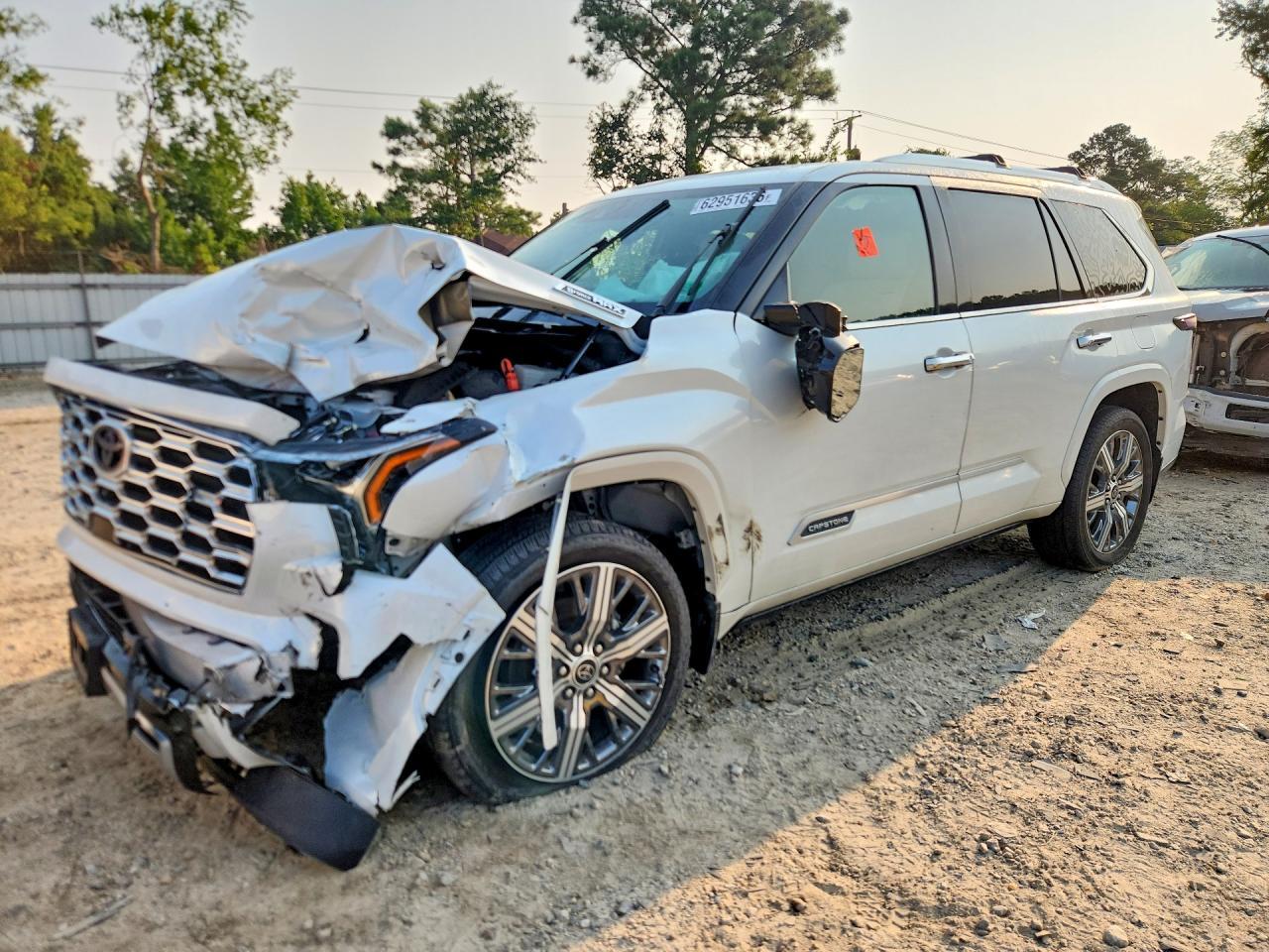 2023 Toyota Sequoia Capstone - zdjęcie główne