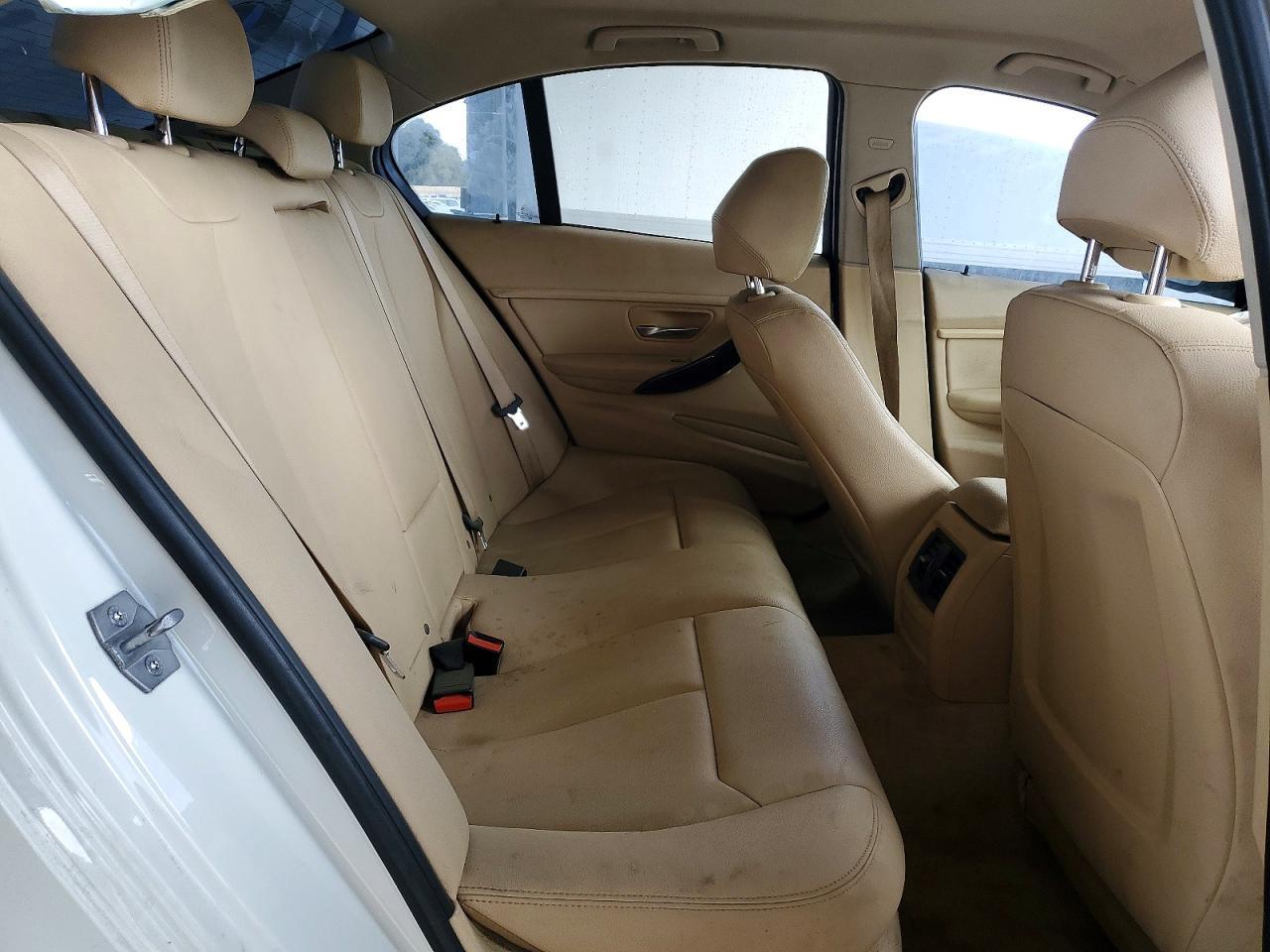 2014 BMW 320 I - zdjęcie 10