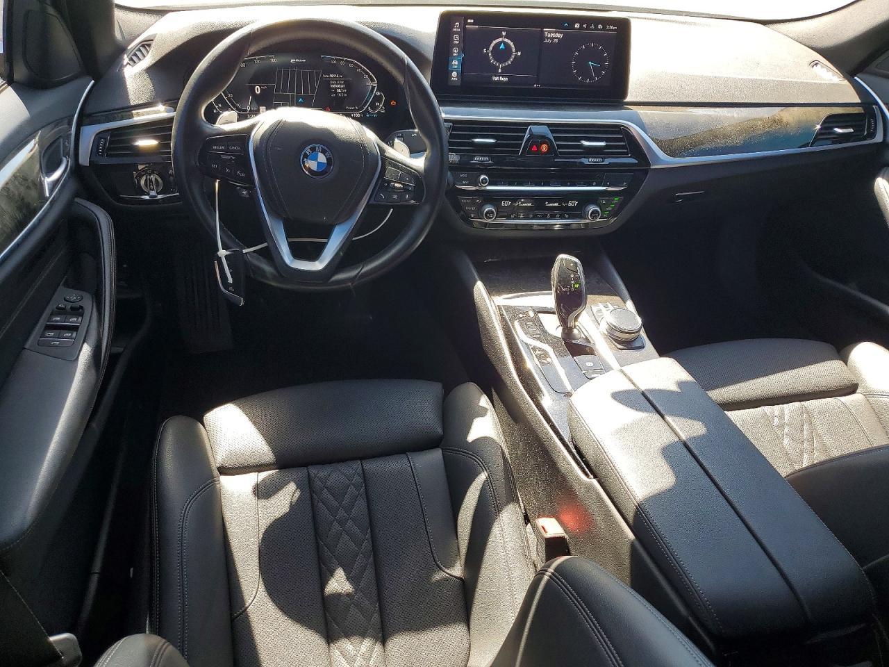 2023 BMW 530E - zdjęcie 8