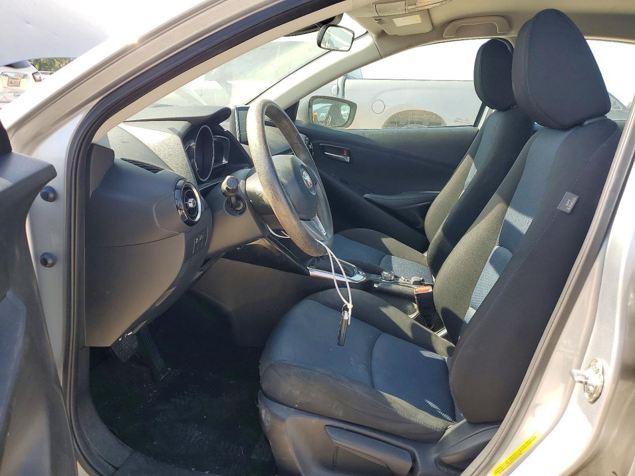 2018 Toyota Yaris Ia Base - zdjęcie 7