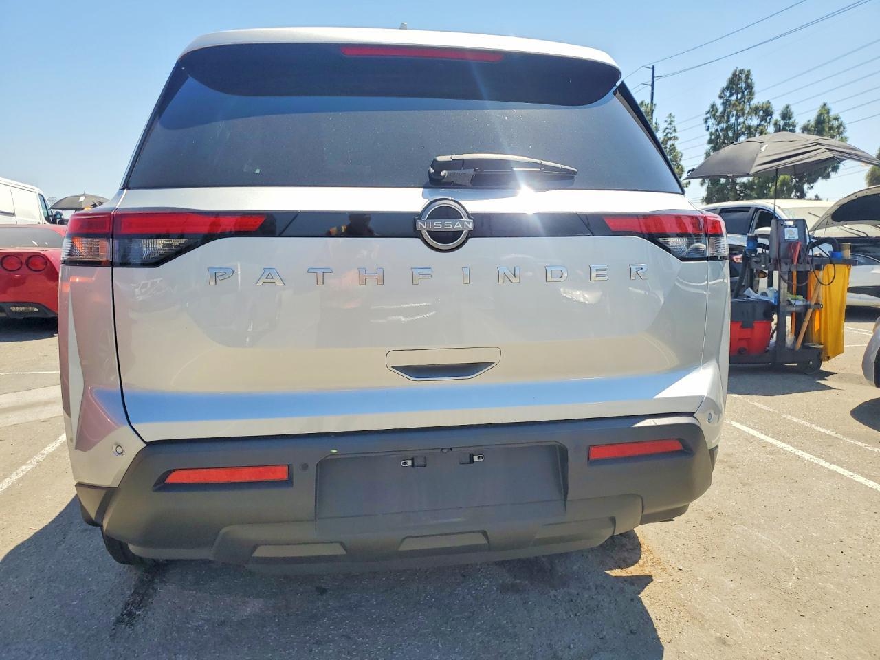 2025 Nissan Pathfinder Sv - zdjęcie 6