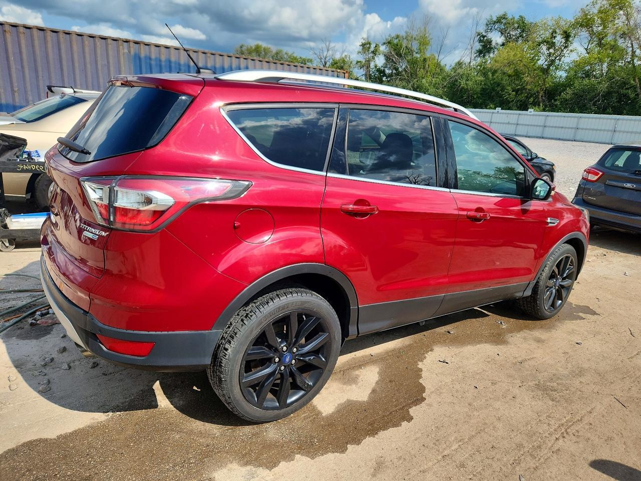 2017 Ford Escape Titanium - zdjęcie 3