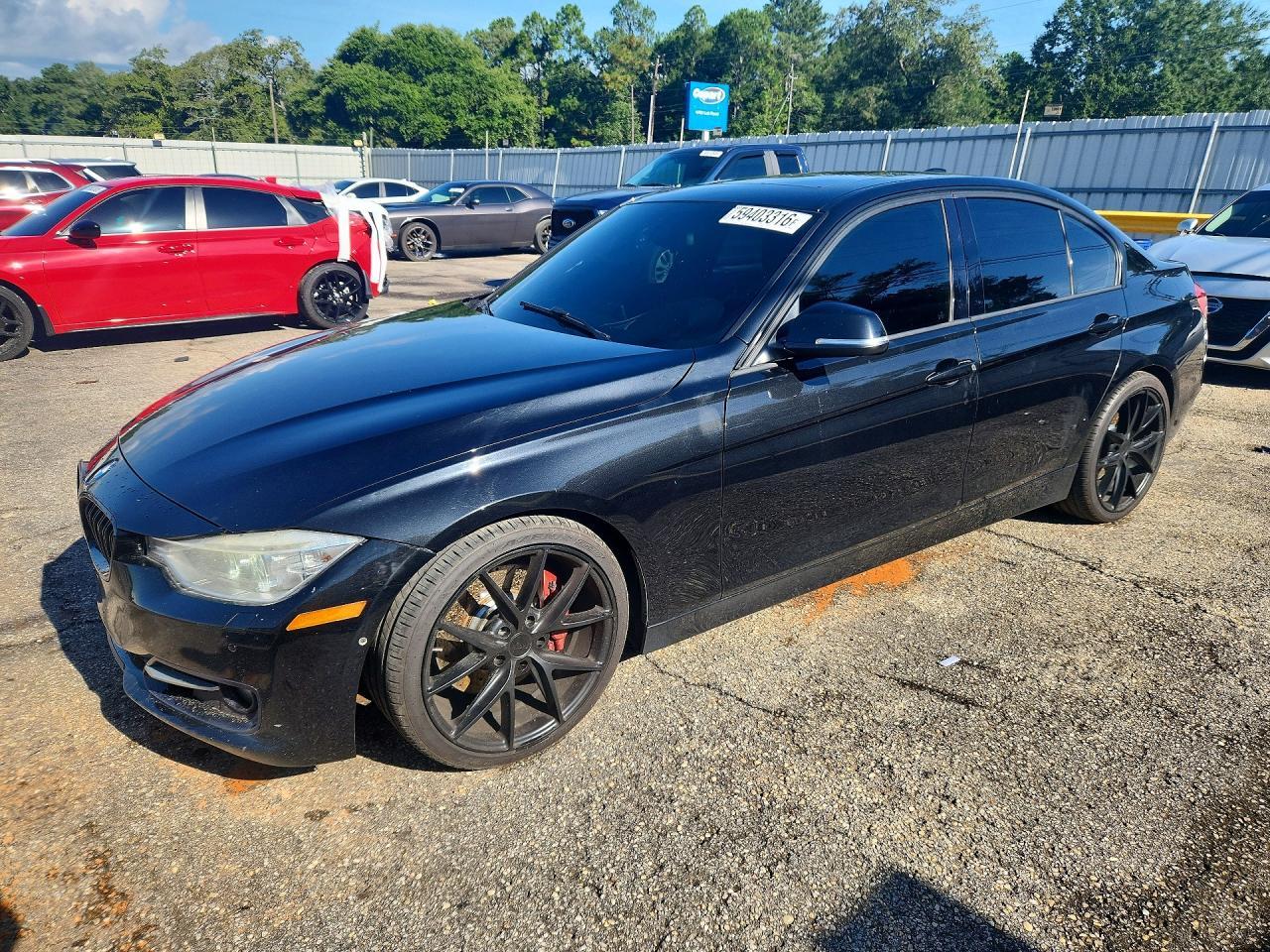 2013 BMW Seria 3 335i - zdjęcie główne
