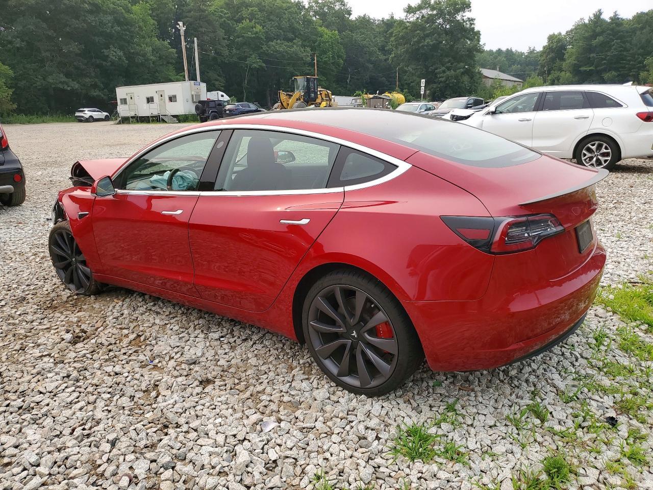 2020 Tesla Model 3 - zdjęcie 2