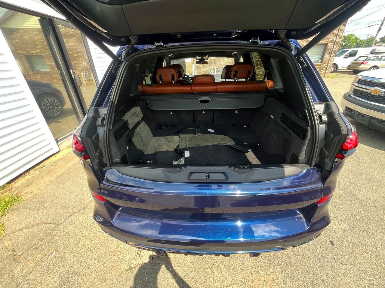2024 BMW X5 M60I - zdjęcie 9