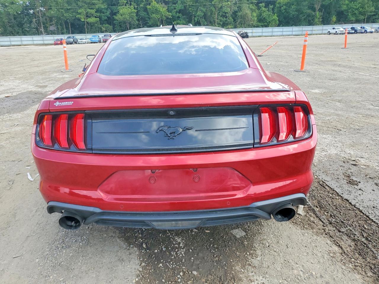 2021 Ford Mustang - zdjęcie 6