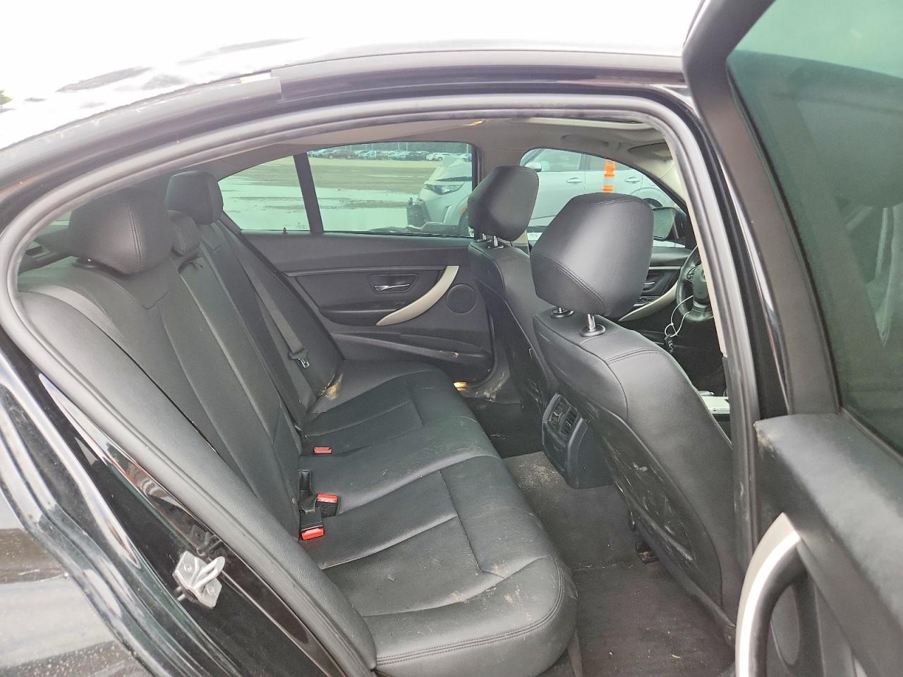 2016 BMW 320 I - zdjęcie 10