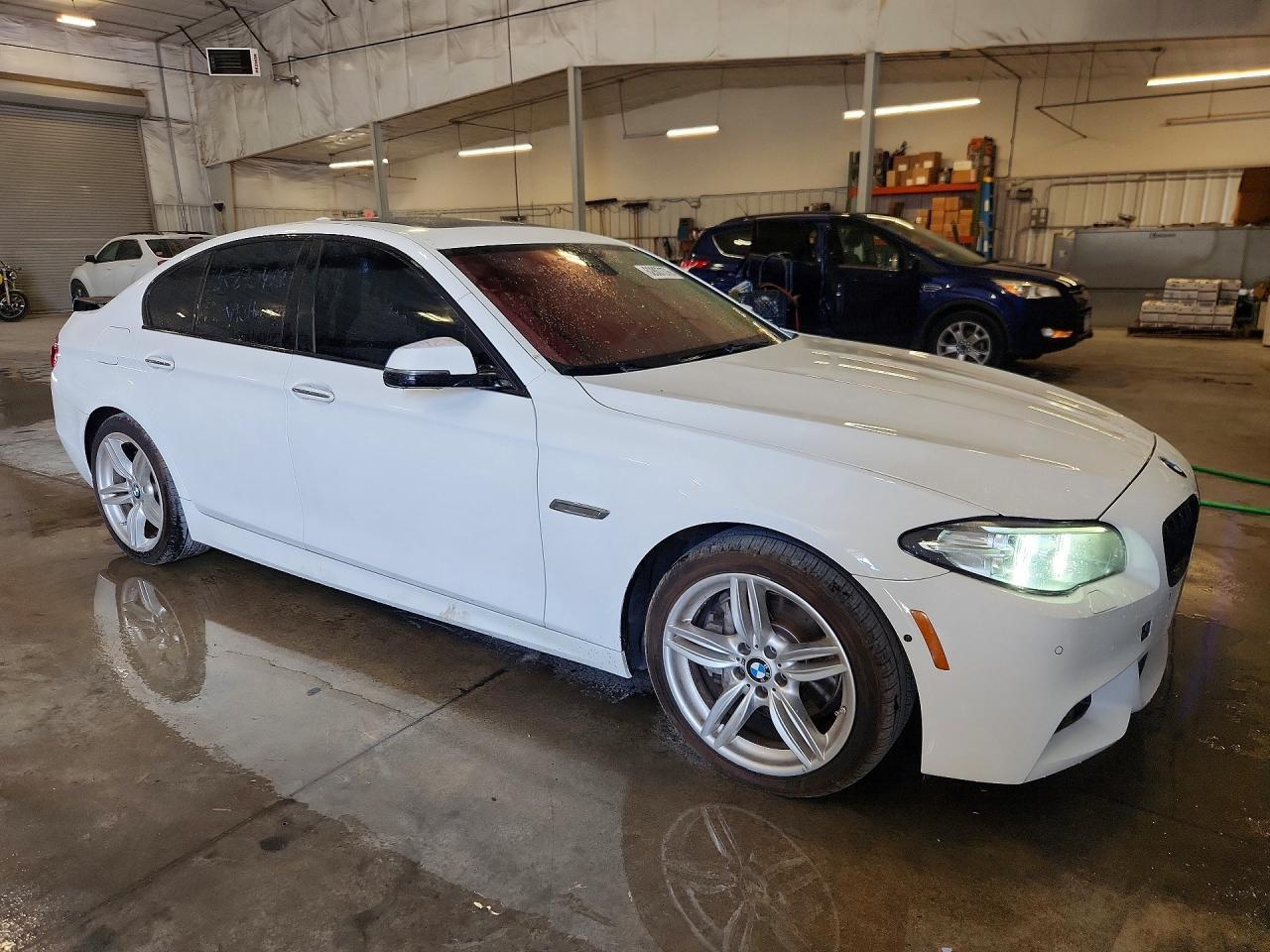 2016 BMW Seria 5 550i - zdjęcie 4