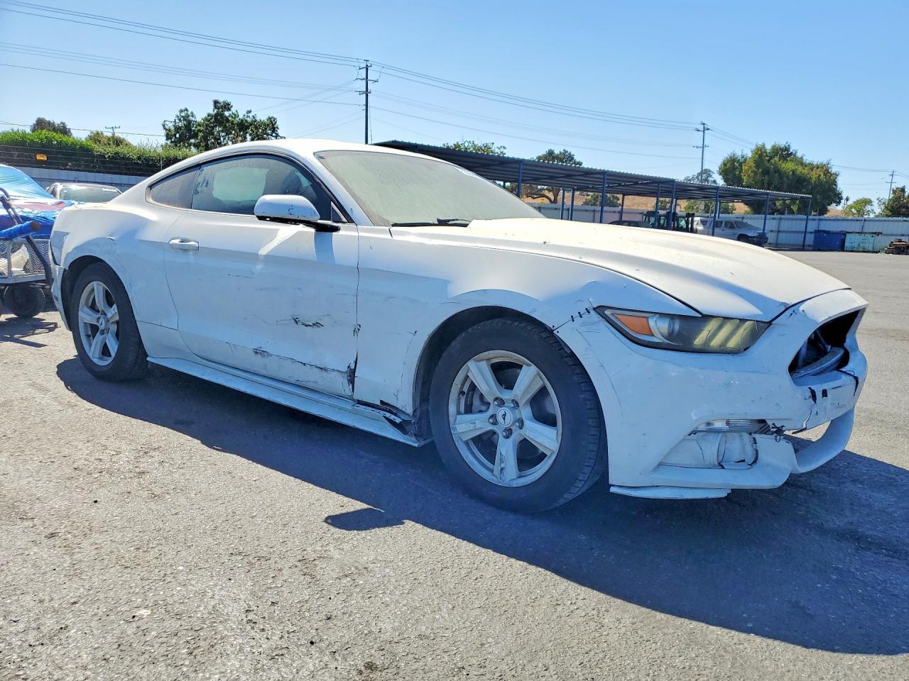 2015 Ford Mustang - zdjęcie 4