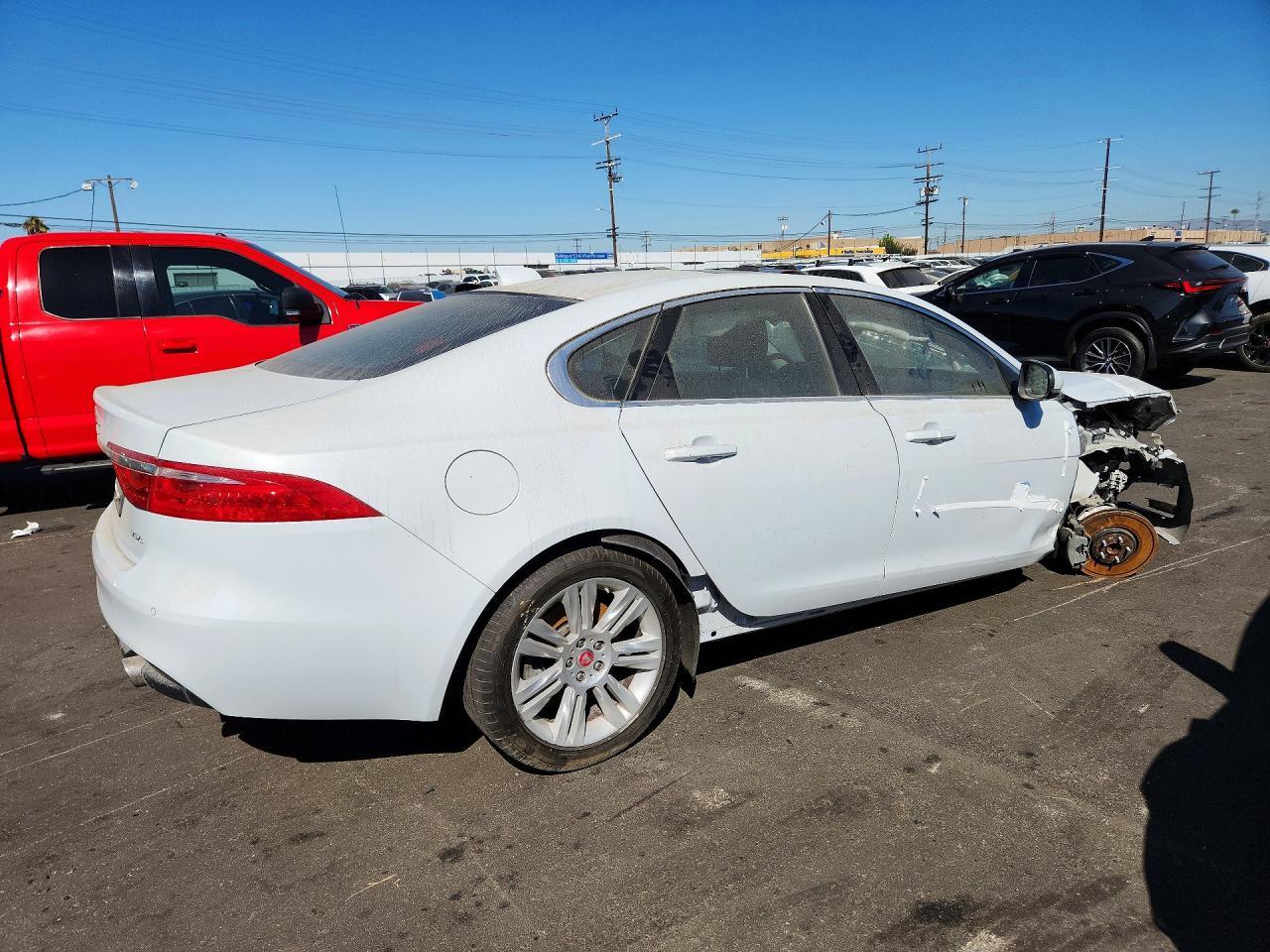 2016 Jaguar Xf Premium Luxury - zdjęcie 3