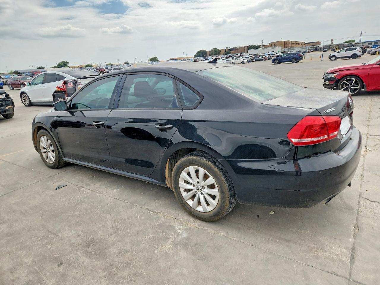 2014 Volkswagen Passat S - zdjęcie 2
