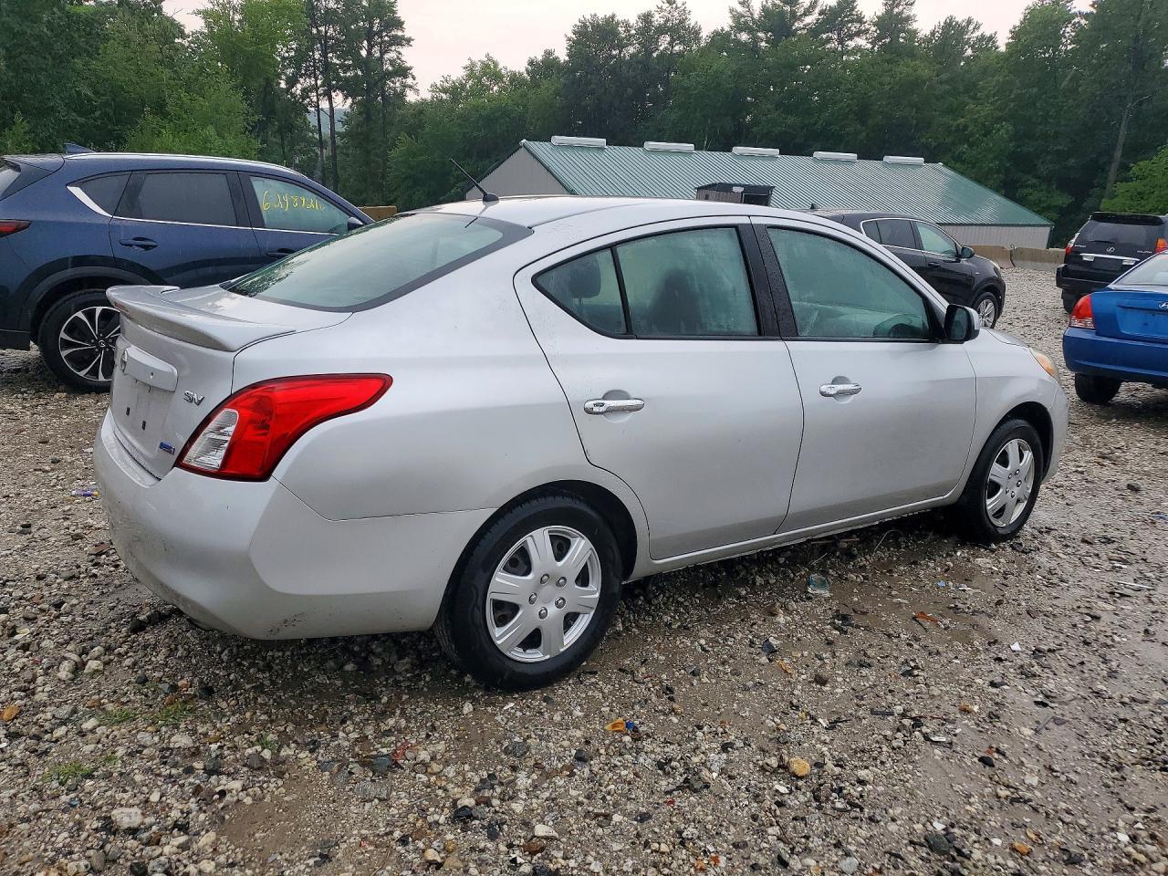 2013 Nissan Versa 1.6 S - zdjęcie 3