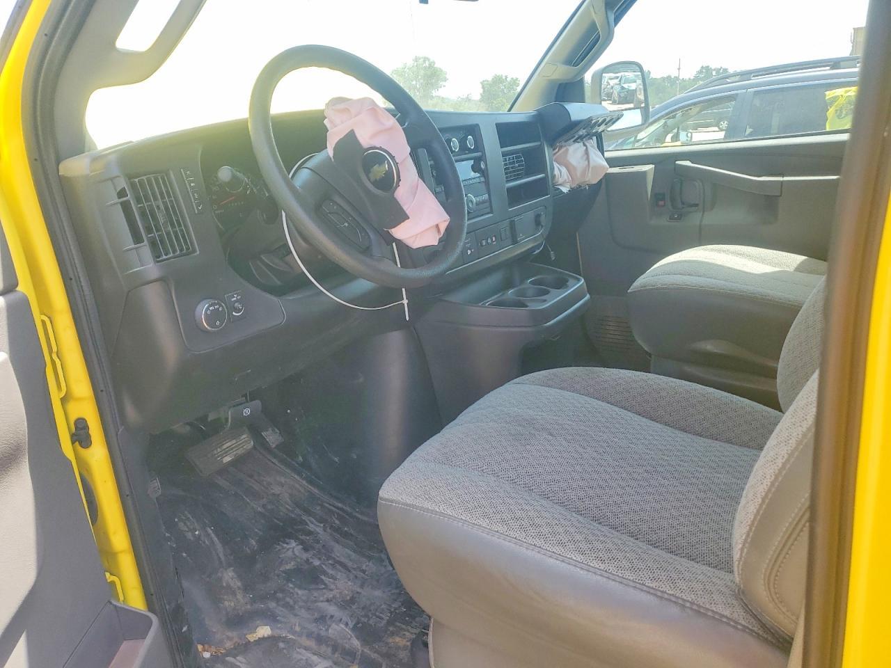 2025 Chevrolet Express G2500 - zdjęcie 8