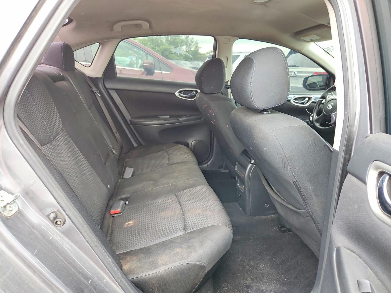 2019 Nissan Sentra Sr - zdjęcie 10