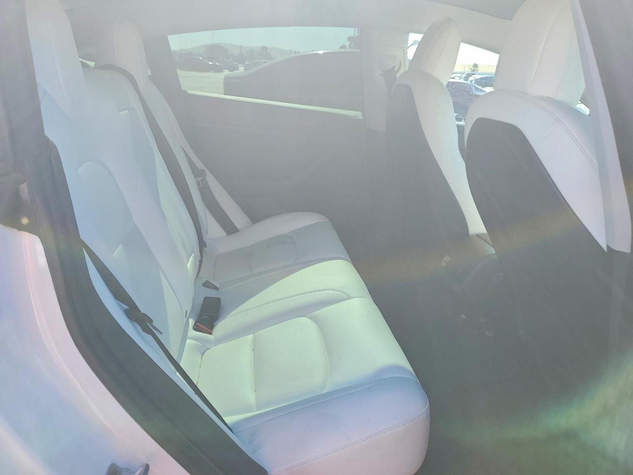 2021 Tesla Model 3 - zdjęcie 10