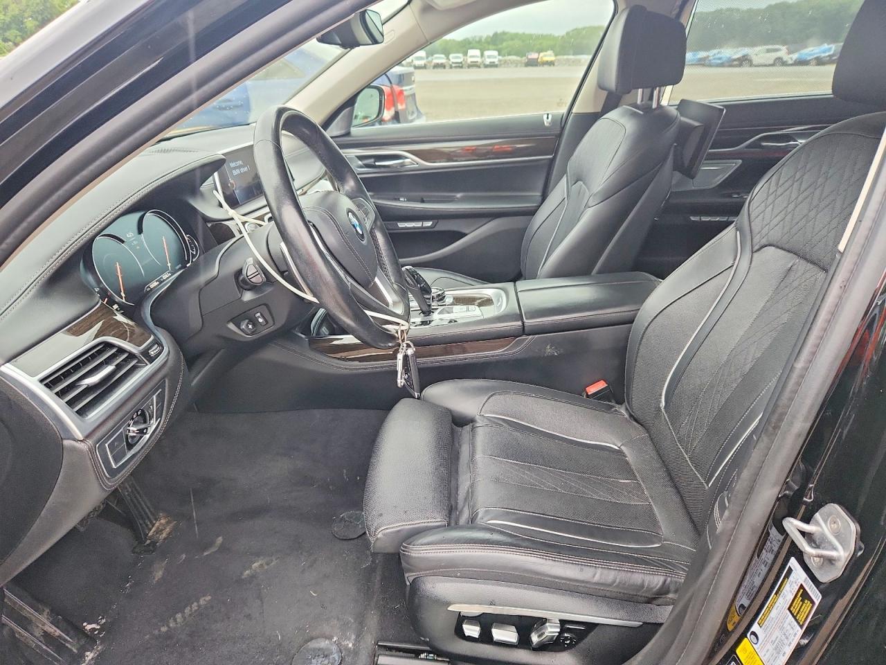 2016 BMW 750 Xi - zdjęcie 7
