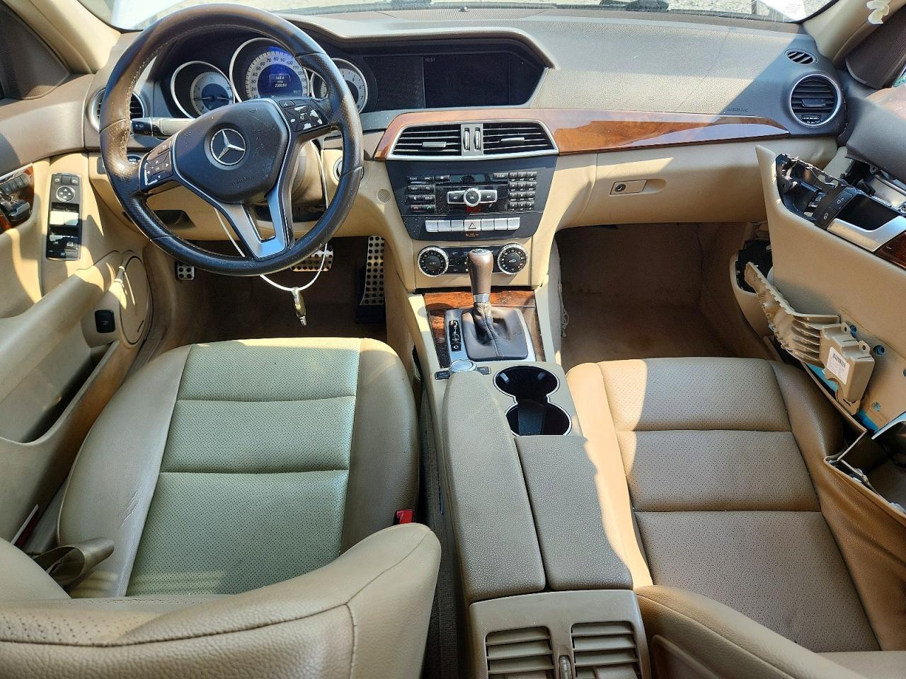 2014 Mercedes-Benz C 250 - zdjęcie 8
