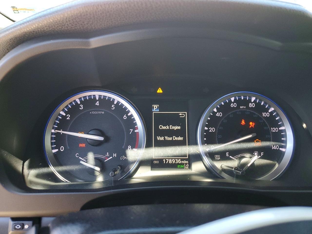 2017 Toyota Highlander Se - zdjęcie 9