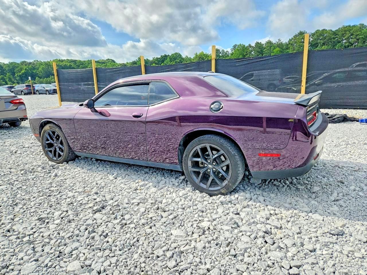 2022 Dodge Challenger Sxt - zdjęcie 2