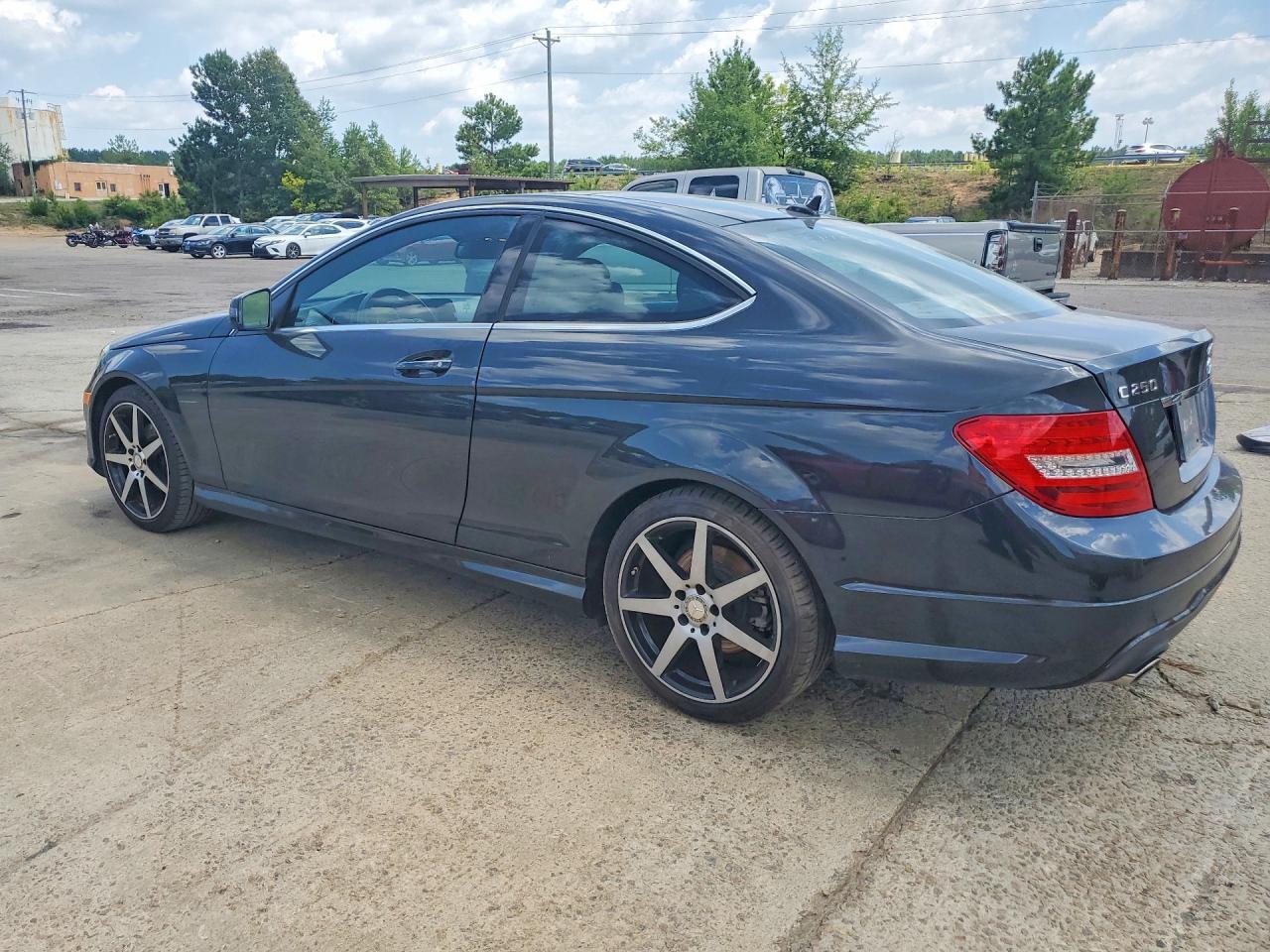 2015 Mercedes-Benz C 250 - zdjęcie 2