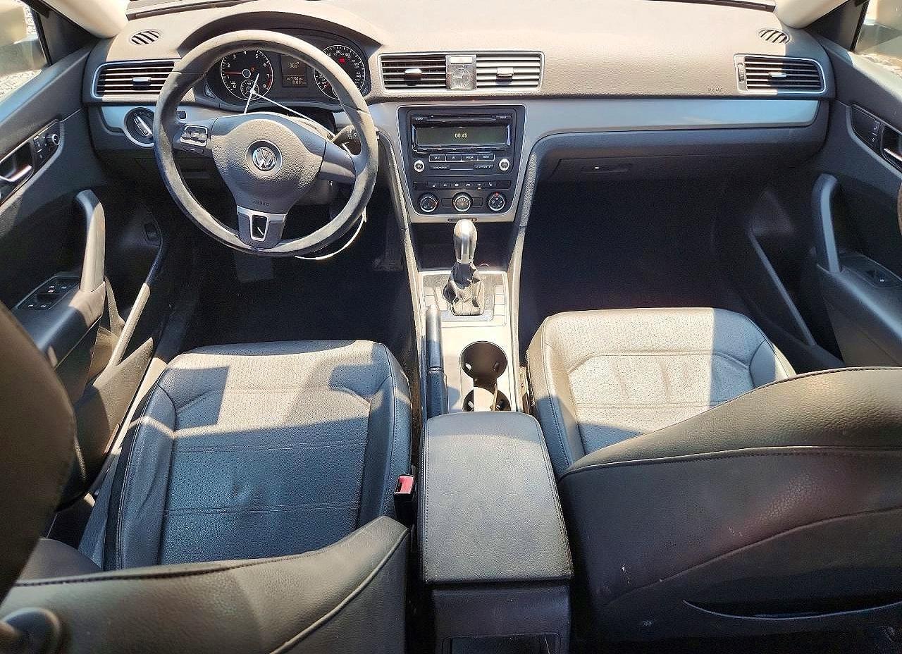 2015 Volkswagen Passat S - zdjęcie 8