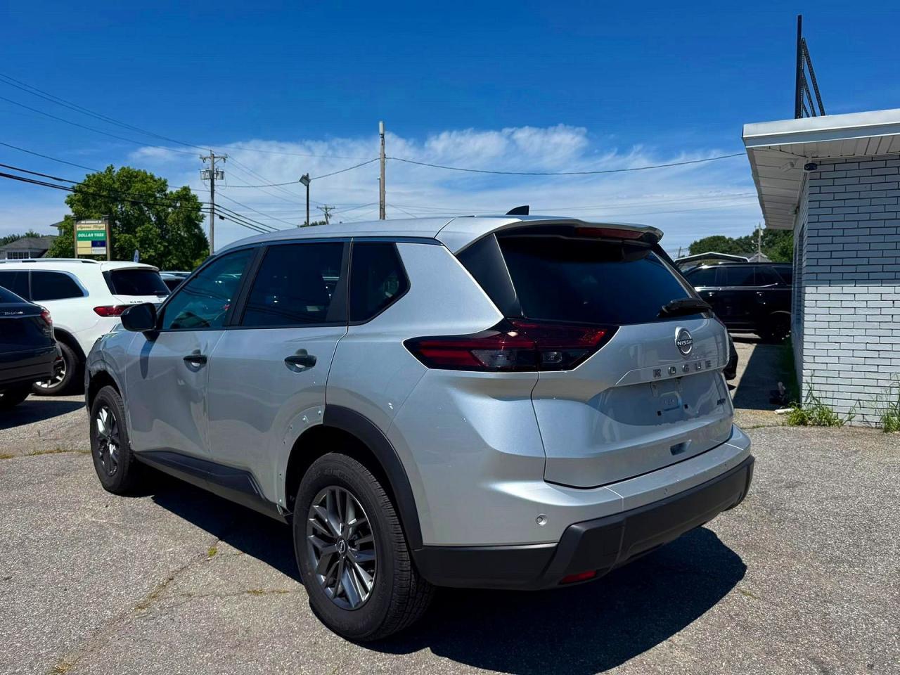 2025 Nissan Rogue S - zdjęcie 3