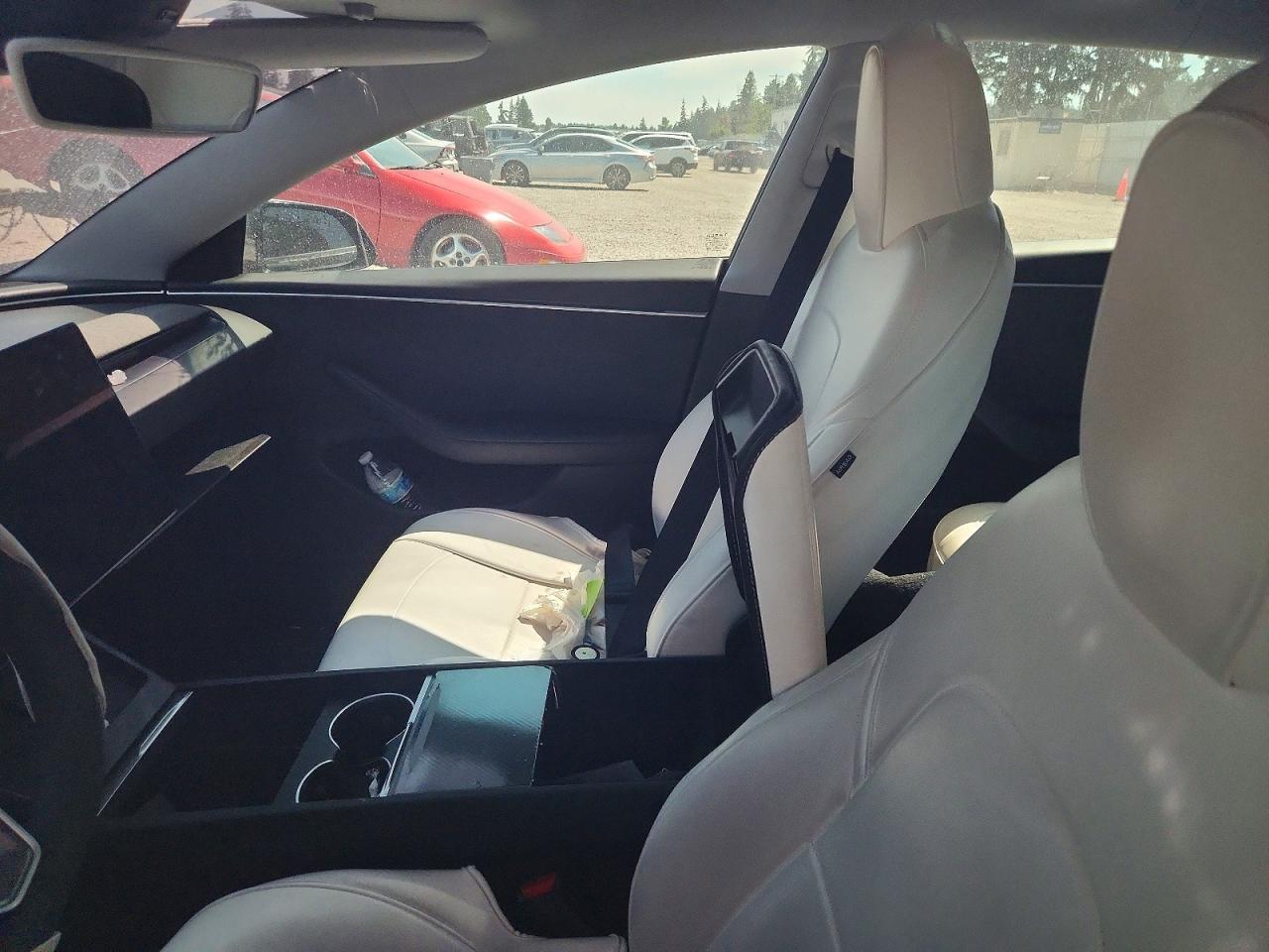 2024 Tesla Model 3 - zdjęcie 9