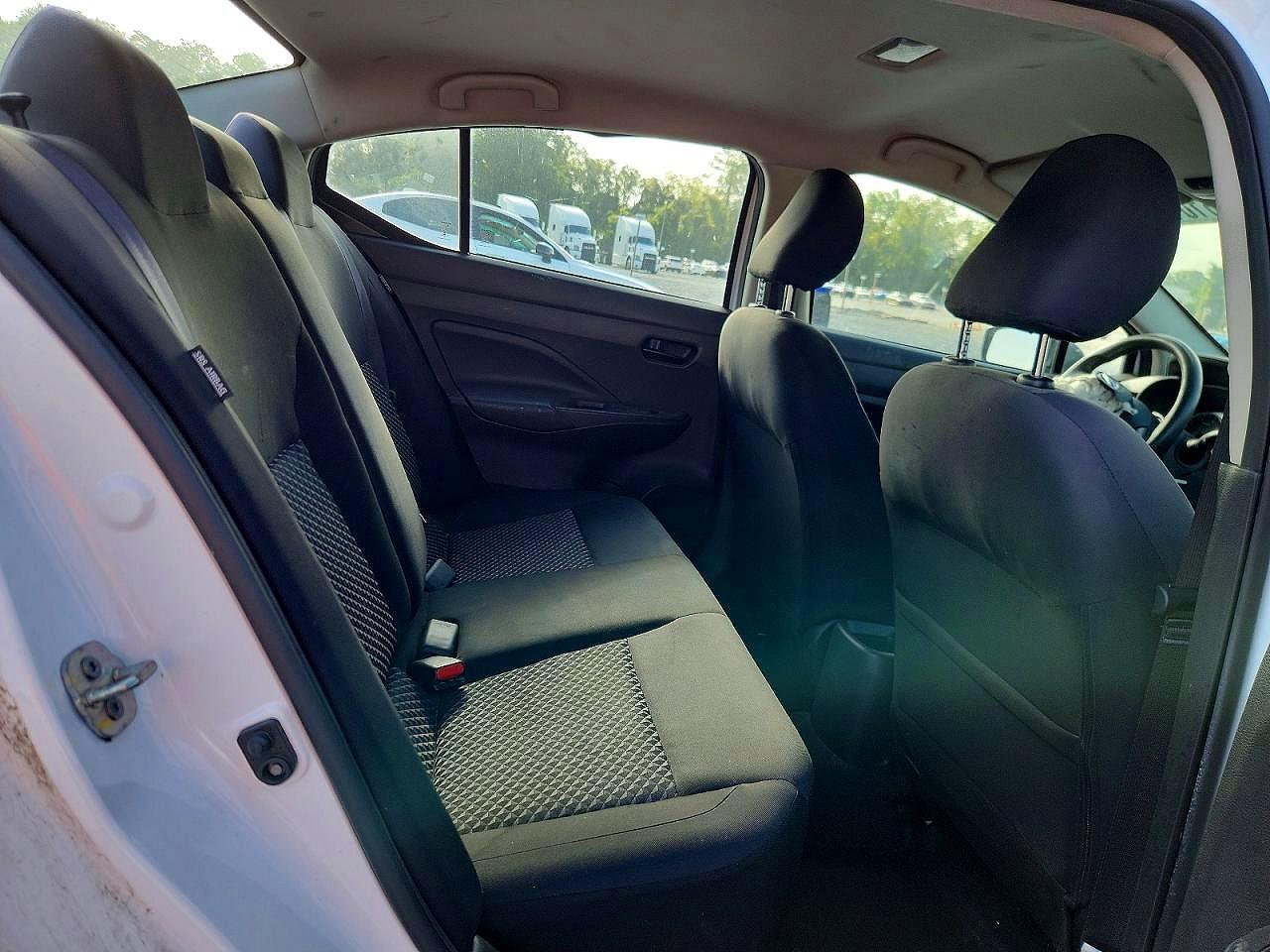 2021 Nissan Versa S - zdjęcie 10