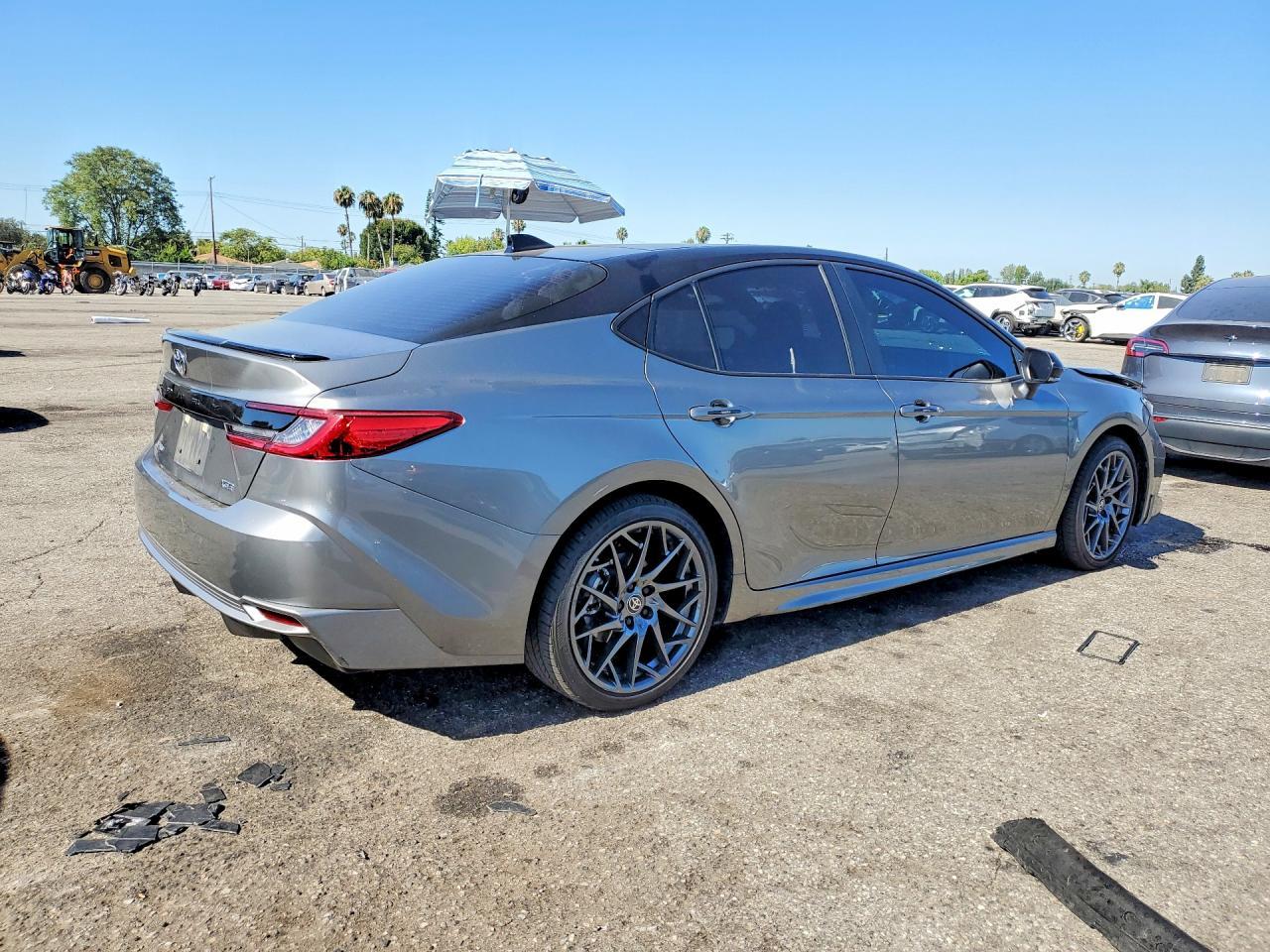 2026 Toyota Camry Xse - zdjęcie 3